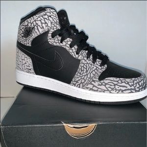 Nike Air Jordan Retro 1’s (Youth/Women)